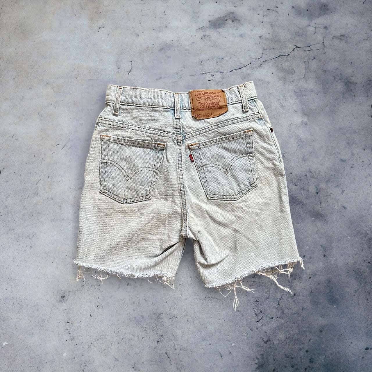 550 Cutoff Levi Shorts